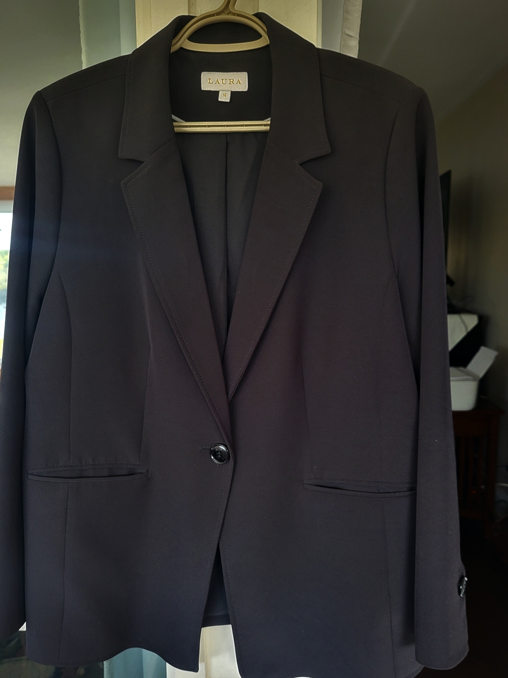 Size 16 Laura Black Tailored Single-Button Blazer